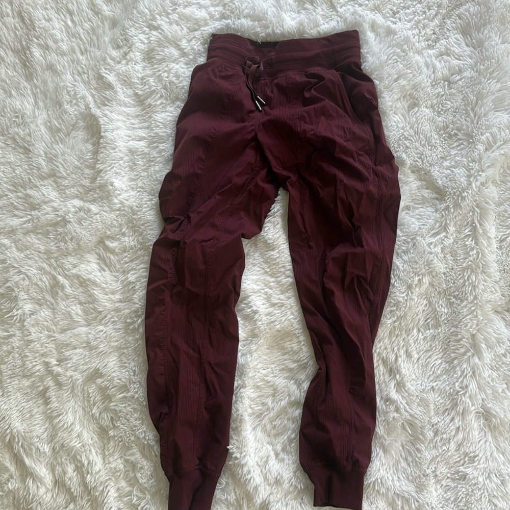 Maroon lululemon joggers